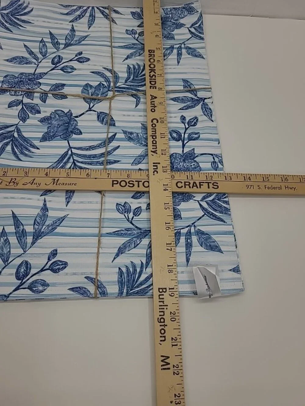 Tommy Bahama Placemats Blue Nissi Beach Floral New with Tags 4 Count